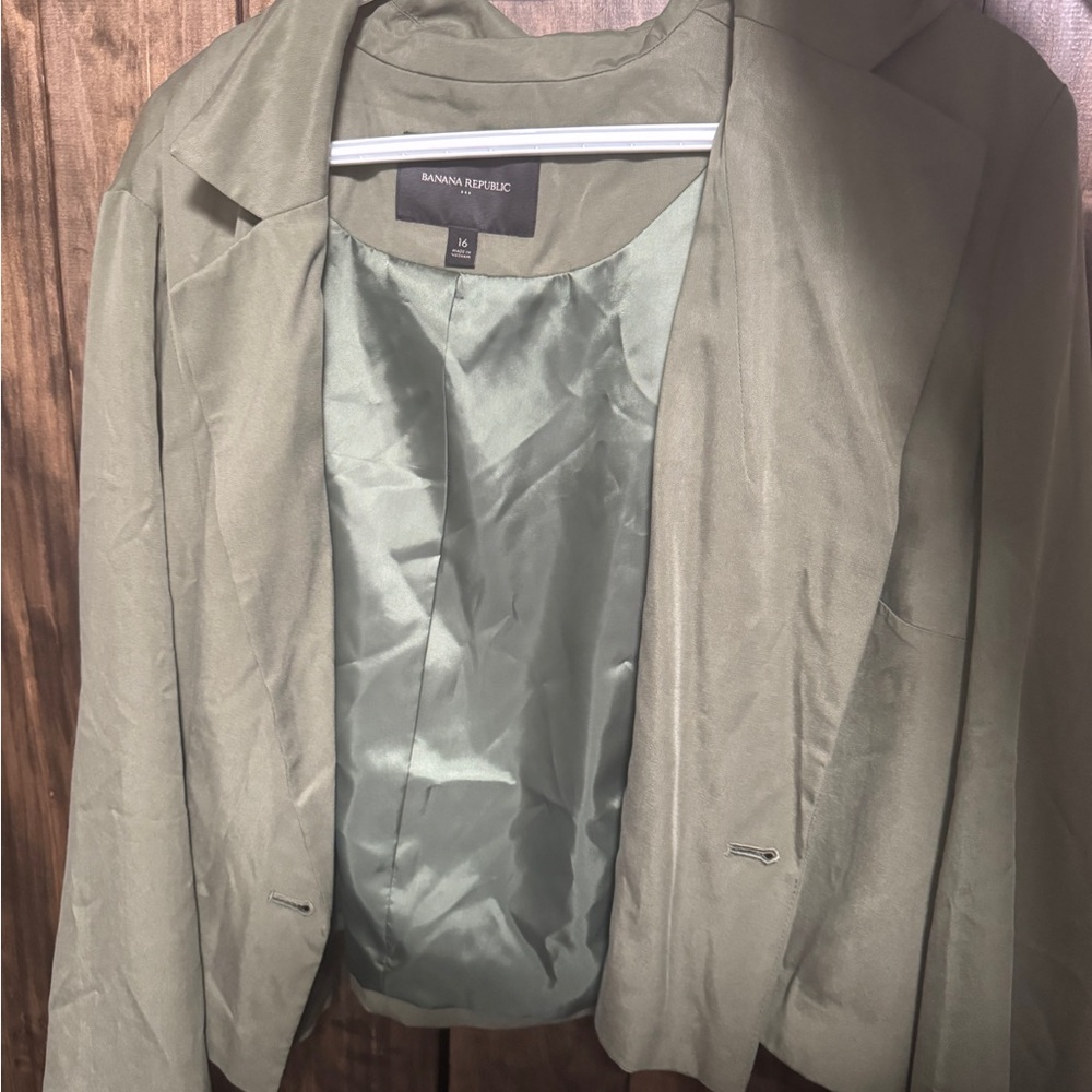 Cropped banana republic blazer| 3 for $30